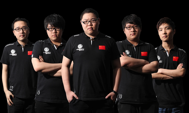 Kid (second from the right) in the previous IG squad