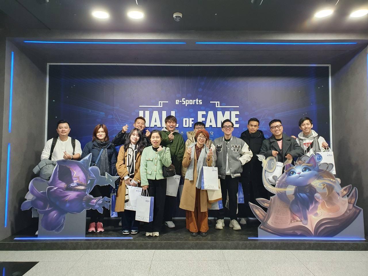 The famous KOL is visited by LCK, revealing the intention to increase the love of LCK - Vietnam in the future - Photo 2.