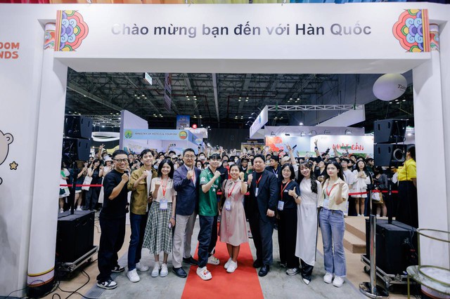 The famous KOL is visited by LCK, revealing the intention to increase the love of LCK - Vietnam in the future - Photo 12.