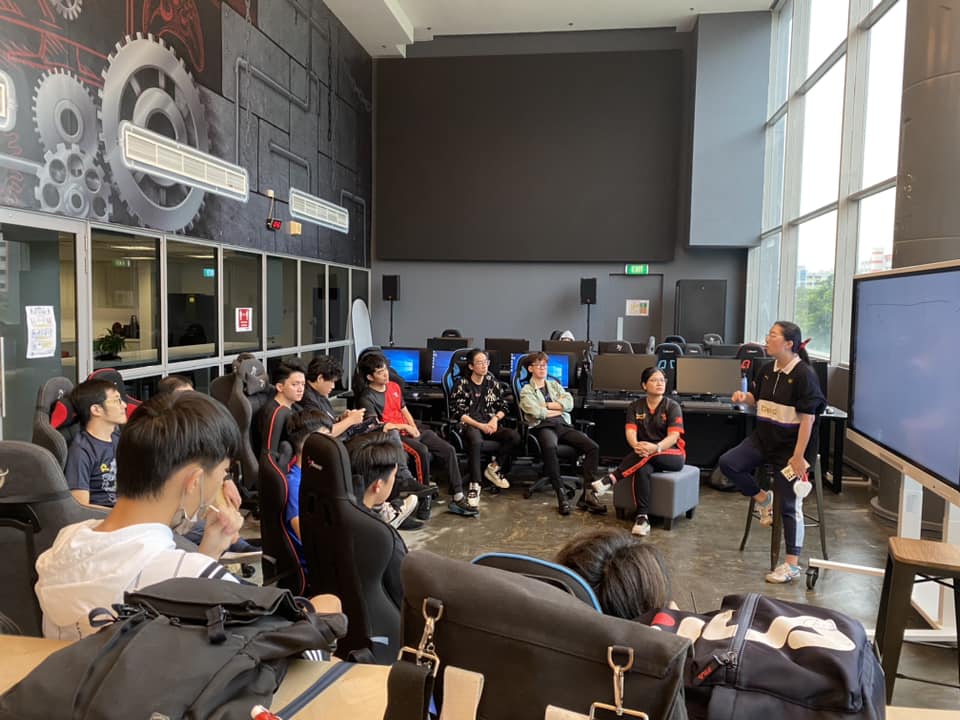 Team Flash cooperates with Gen.G Global Academy to organize the first professional League of Legends training course in Vietnam- Photo 4.