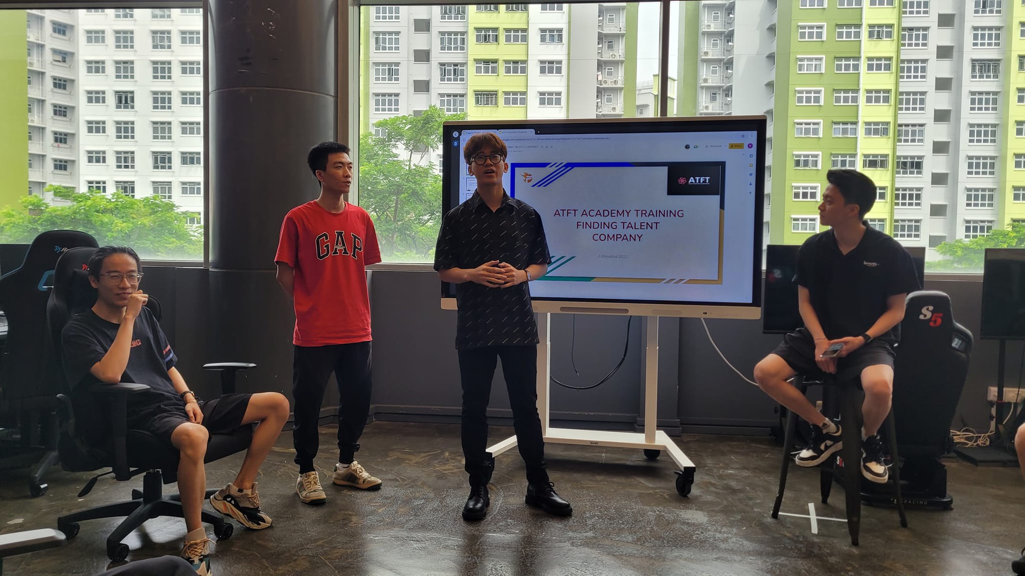 Team Flash cooperates with Gen.G Global Academy to organize the first professional League of Legends training course in Vietnam- Photo 5.