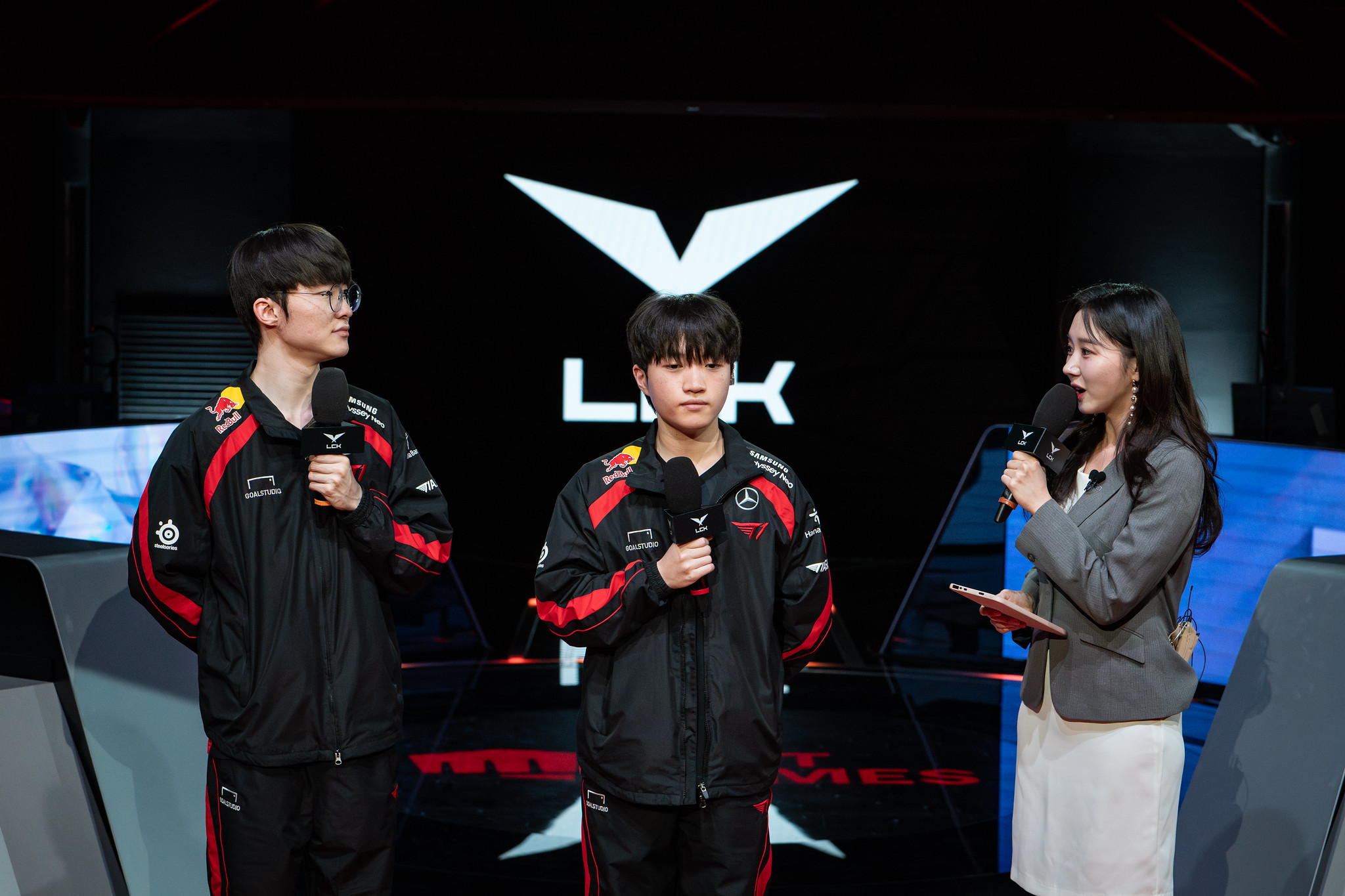 After the fighting phase, Keria praised his juniors