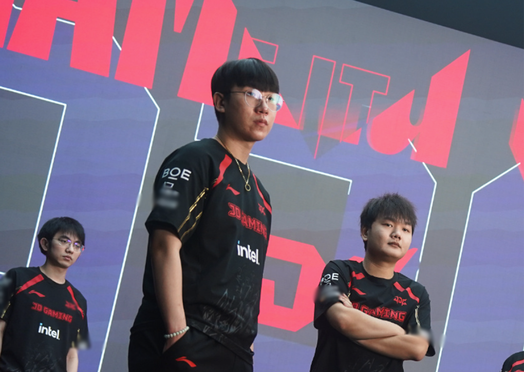Ruler continues to overwhelm the LPL but is still considered a 