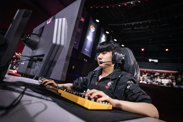 Therefore, when there is a change in personnel, T1 immediately has a problem