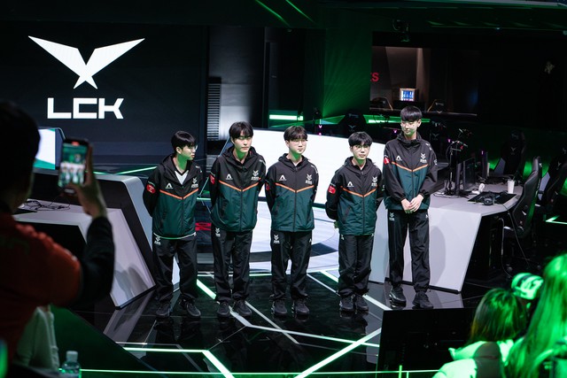 Okbro's young players also have an unforgettable experience, especially the lower lines