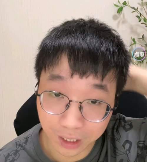 Former coach BLG - Tabe said Uzi than Faker and LPL's gunner were poor because he could not play with strong teammates.