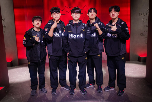 T1 plays as a solid unity, but sometimes this is also difficult for them