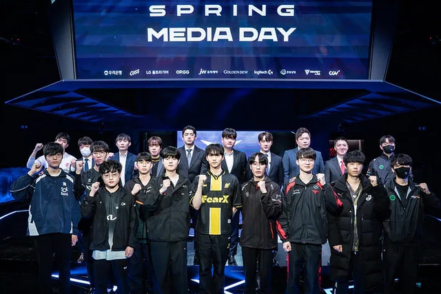 But shortly after that, there were 9/10 LCK teams protested against the organizers because of the inadequacies in the management and operation of the tournament as well as dividing the rights of the teams