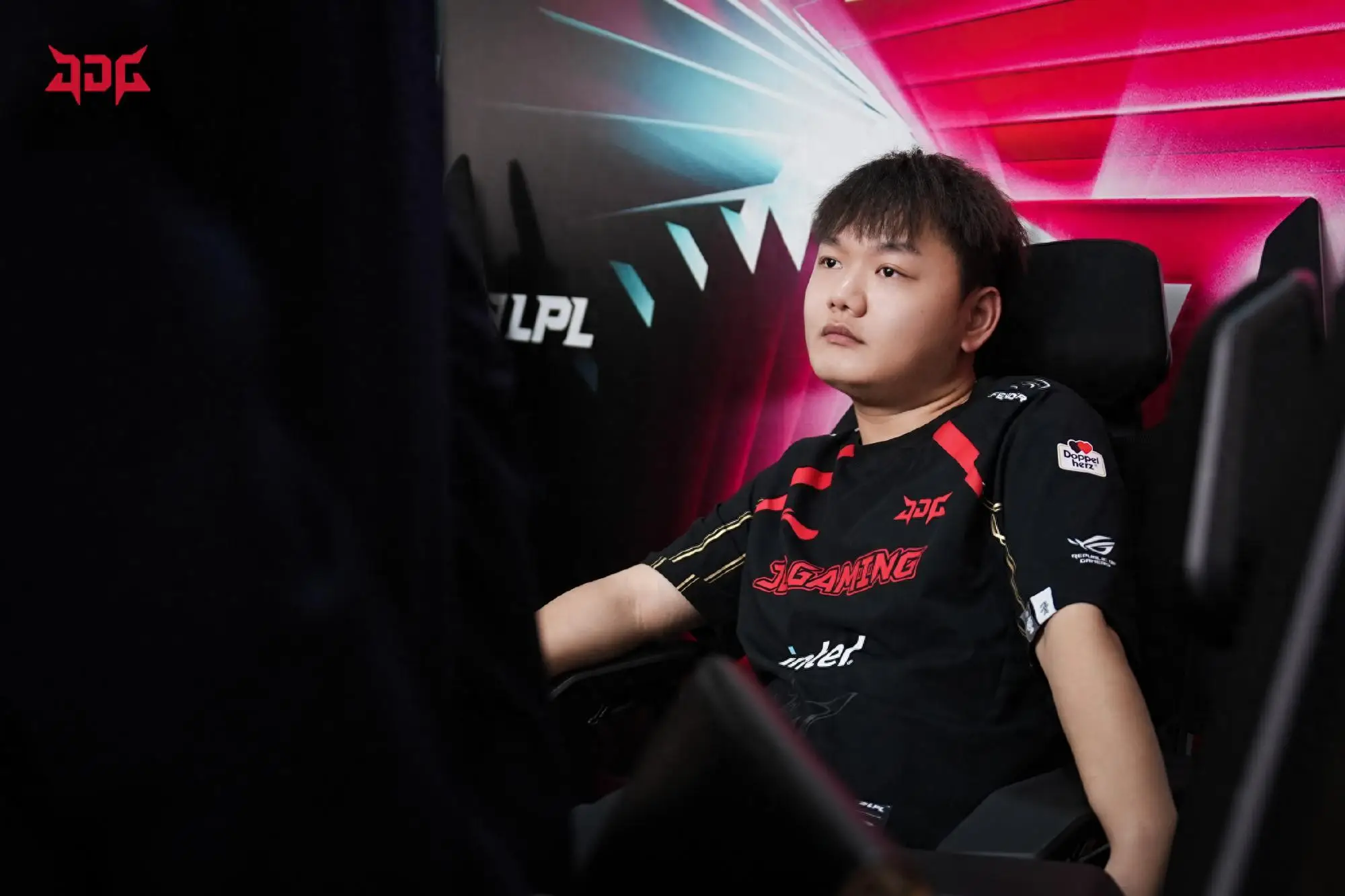 Yagao officially announced retirement
