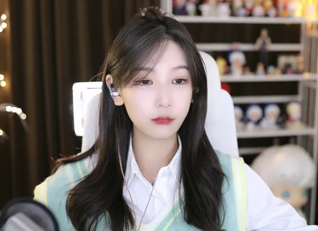 Beautiful female streamer "ie water breakage" Because of being urged to marry many male fans "disillusioned"- Photo 1.