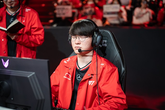 Between the drama T1 - Gumayusi, Faker has a move "strange"- Photo 1.