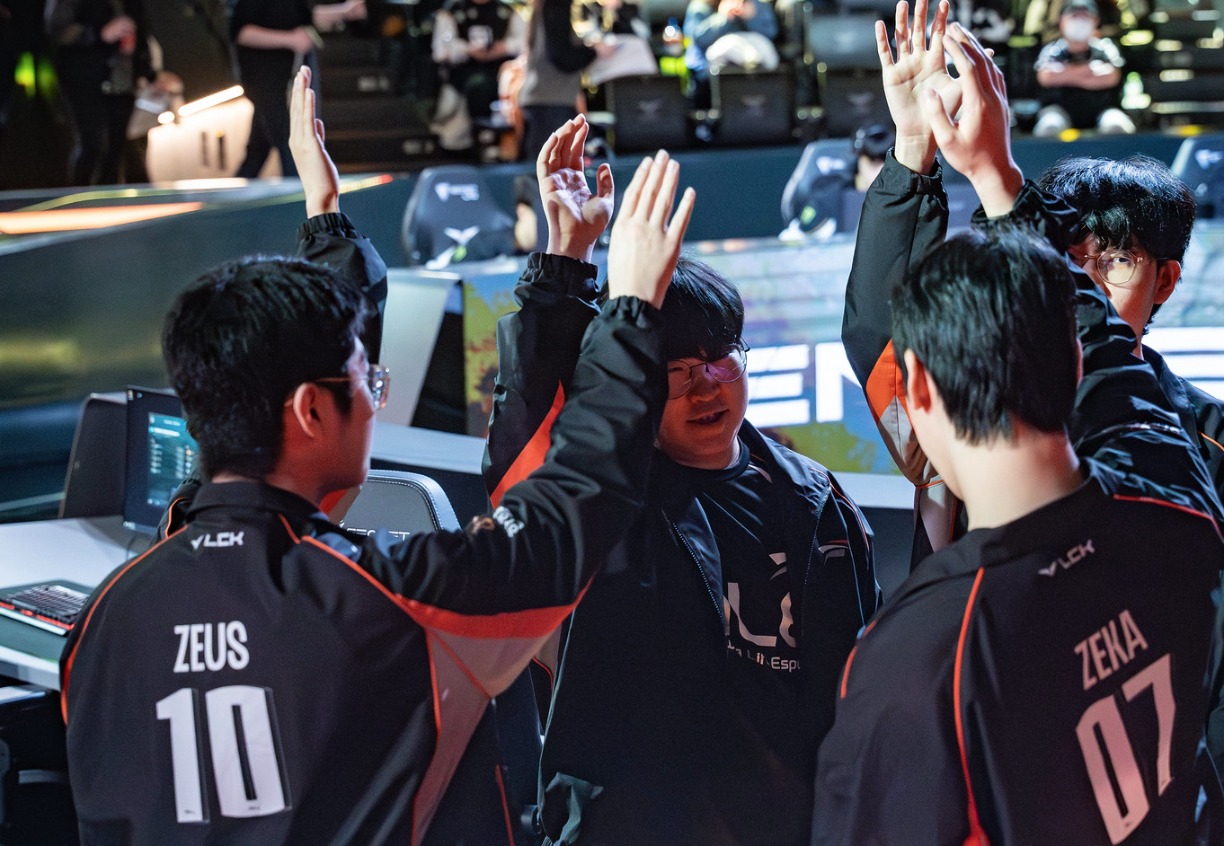 Continuously defeated 3 LCK big guys, superstar HLE has screen 