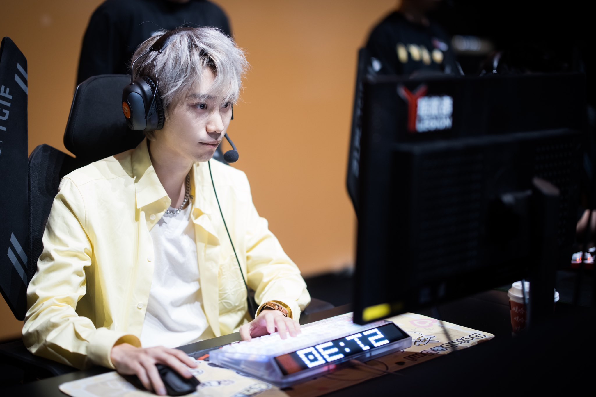 In fact, players like Doinb will be difficult to return to professionalism because they are older and take a long time to play