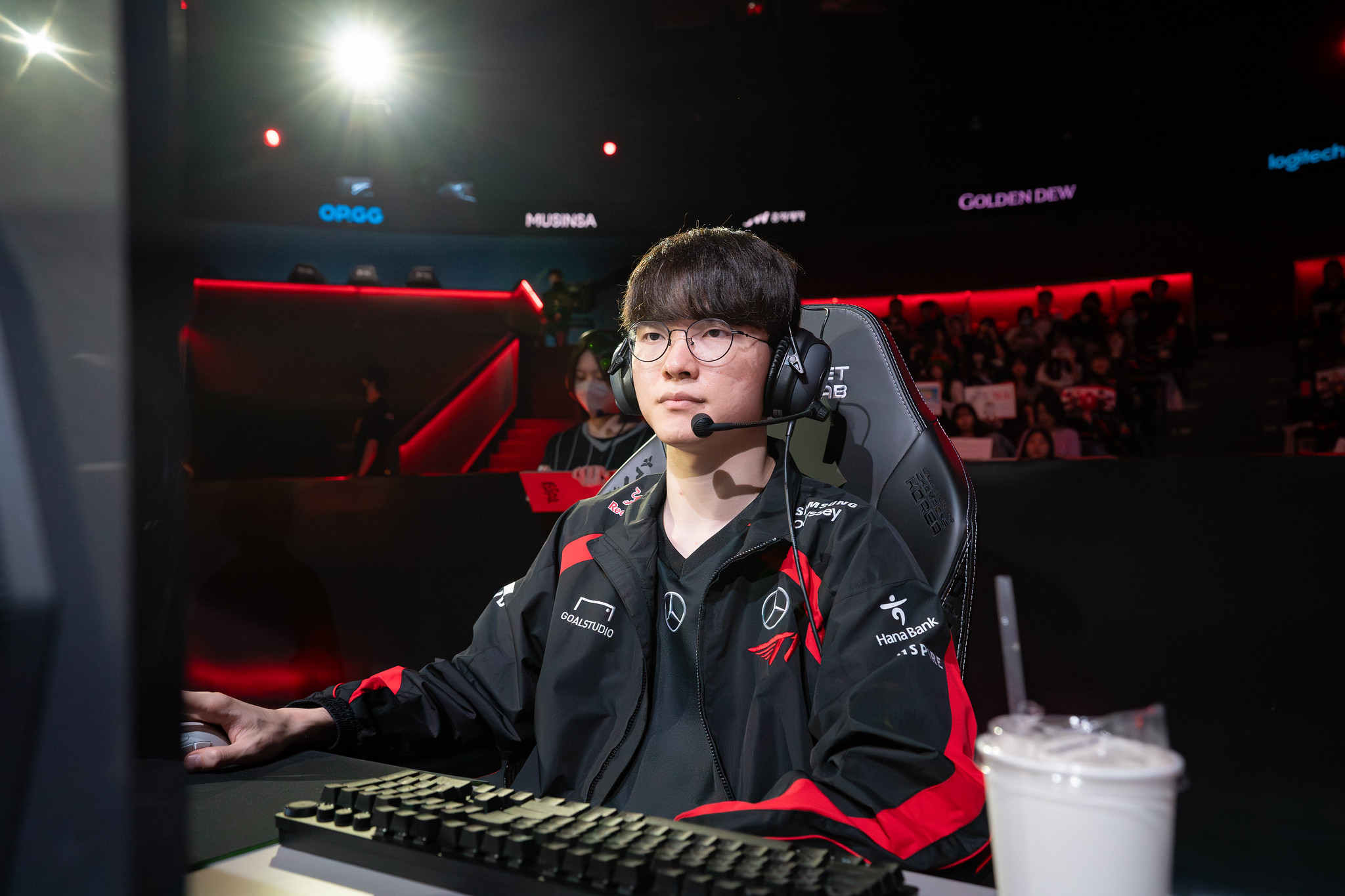 Faker and his teammates have to prepare many books for the upcoming playoffs