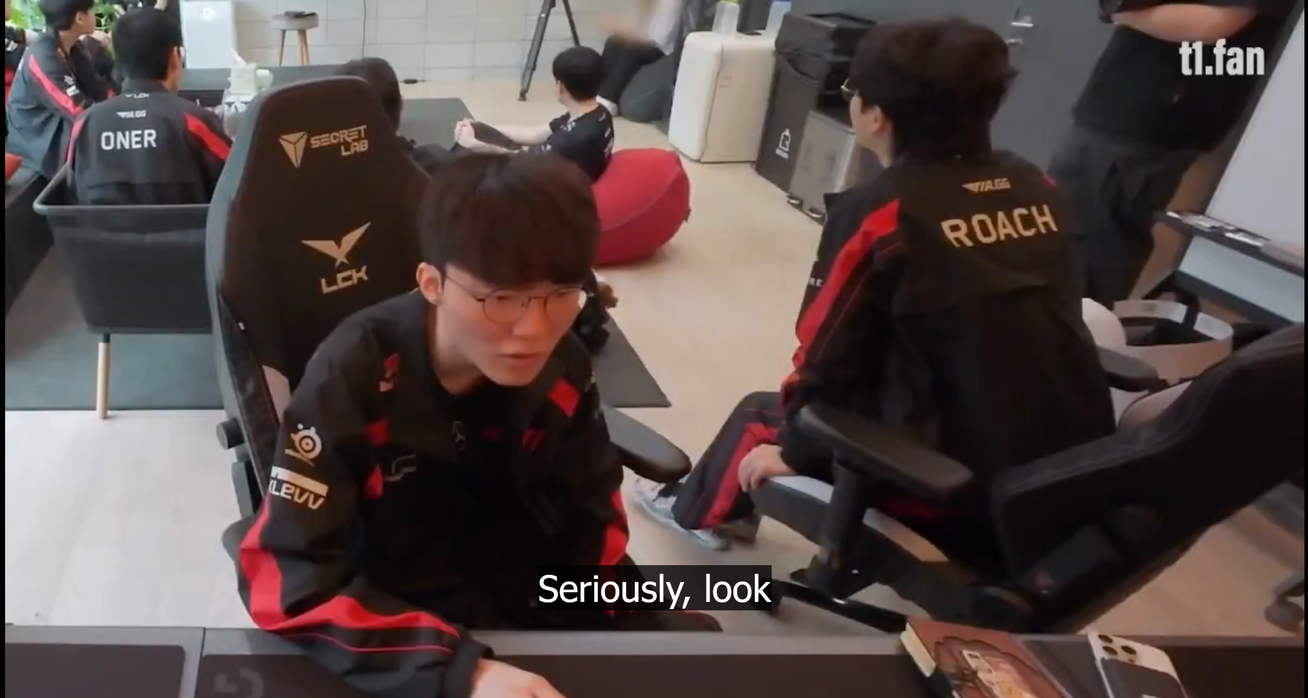 T1's coach has not yet realized the problem