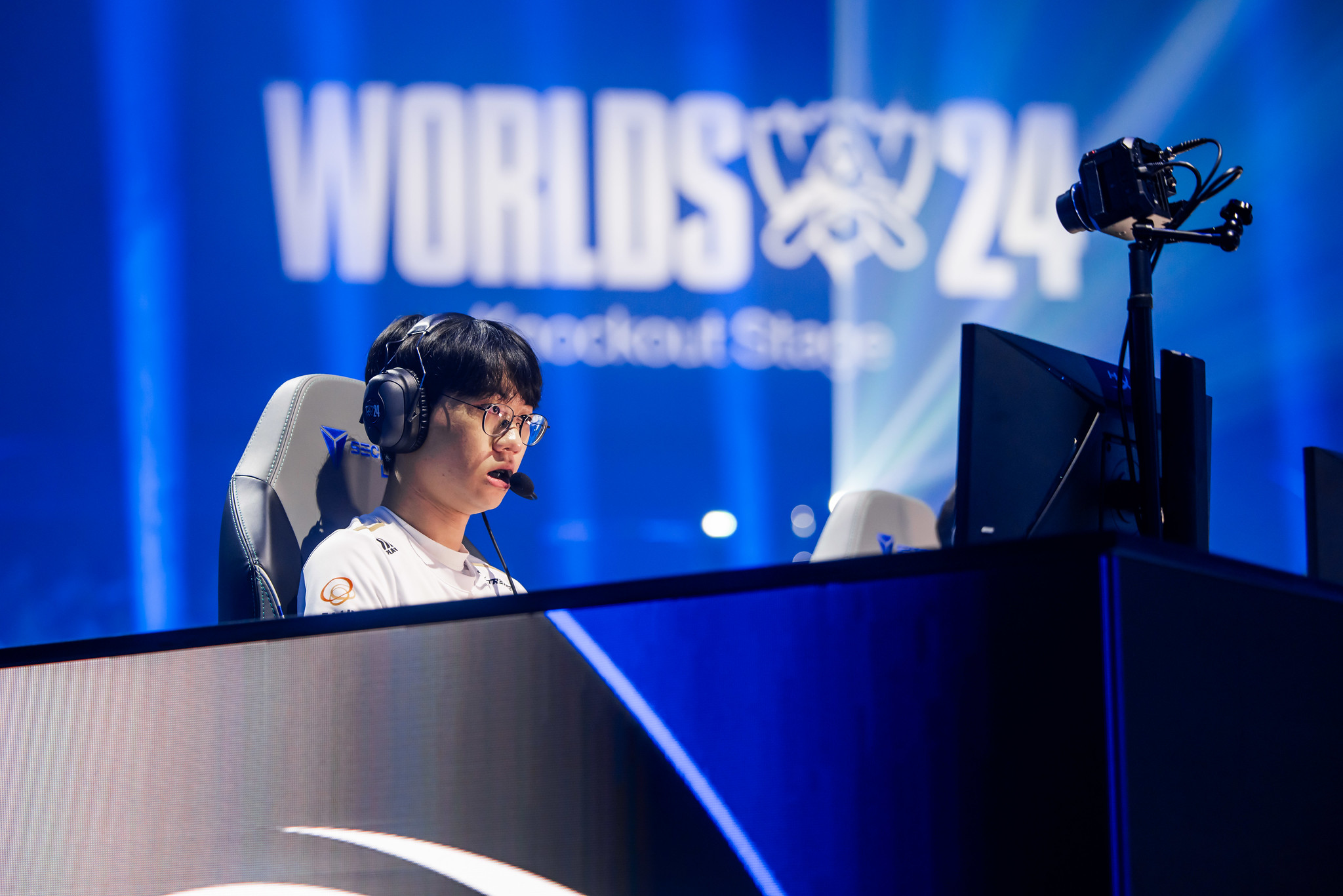 The question Doran was isolated by HLE before before the T1 - Zeus transfer drama exploded