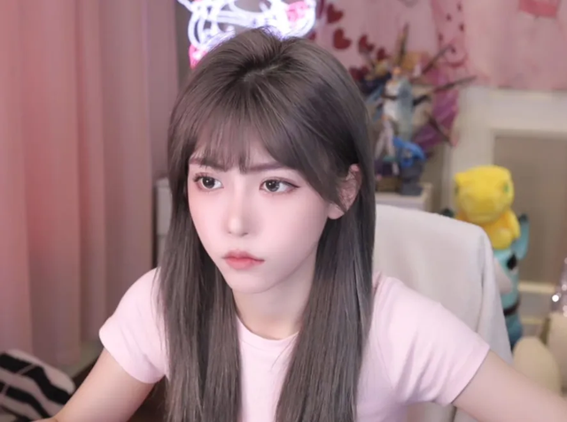 Female MC LPL "openness" When livestreaming, the question promotes the content "more sexy" In the future- Photo 1.