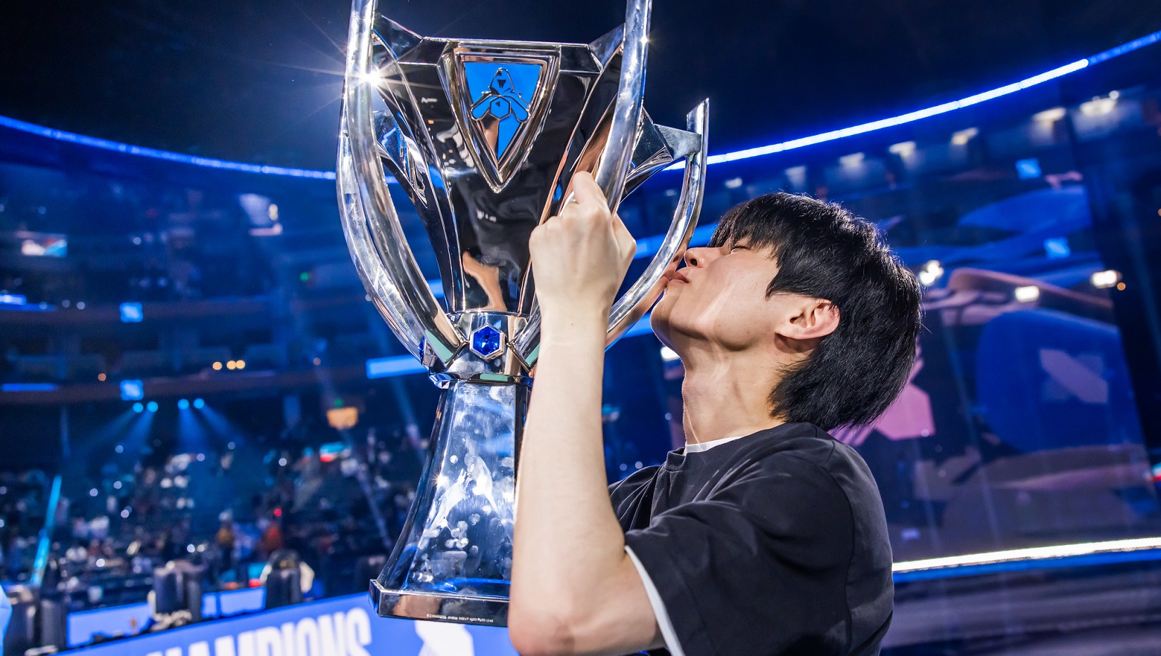 Many people think that Worlds 2022 will be the last lipstick to close Deft's ups and downs