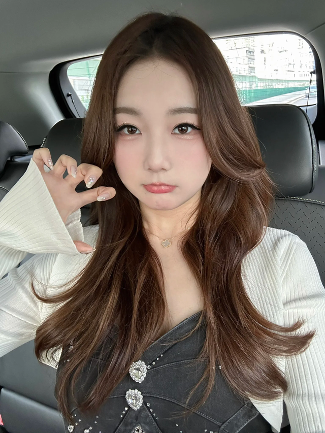 Kitty is the former caster of LPL English