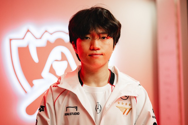 Keria "rugged" Early 1 general has helped T1 win the World Championship 2024 from choosing skin- Photo 1.