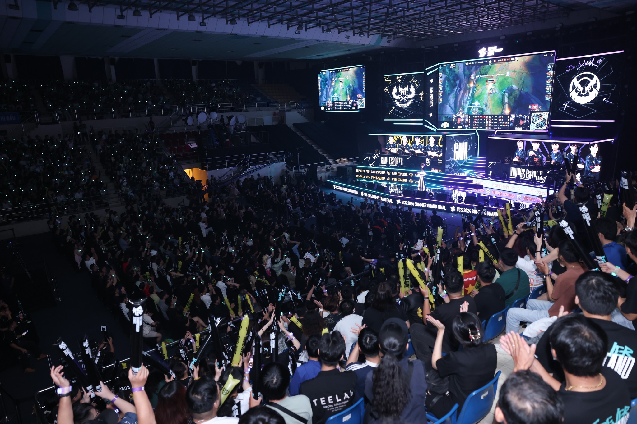 VCS has been held for the first time at the stadium with the audience after many years, so it is inevitable