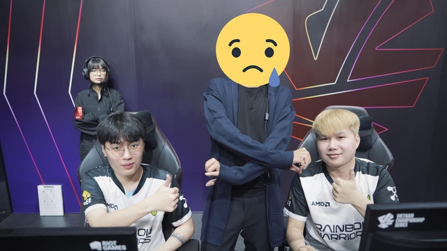 What does it mean if even those who are the teachers of the players "Dip eczema"?