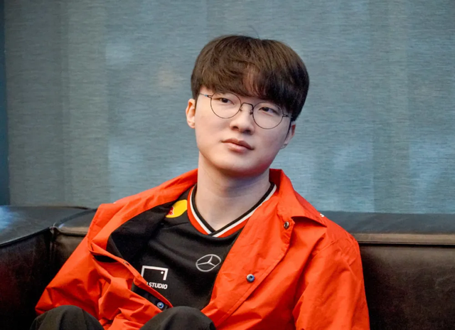 Revealing Faker's body parameters, low to alarm- Photo 2.