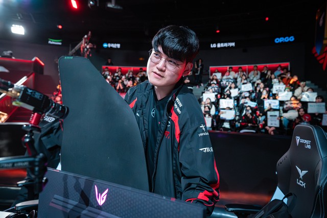 And T1 should take care of Gumayusi more, especially after he constantly shines at important moments