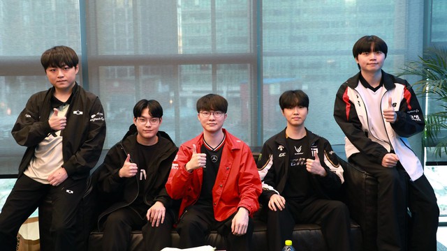The Showmatch tournament shows that T1 may be the leading candidate for the upcoming LCK championship- Photo 1.