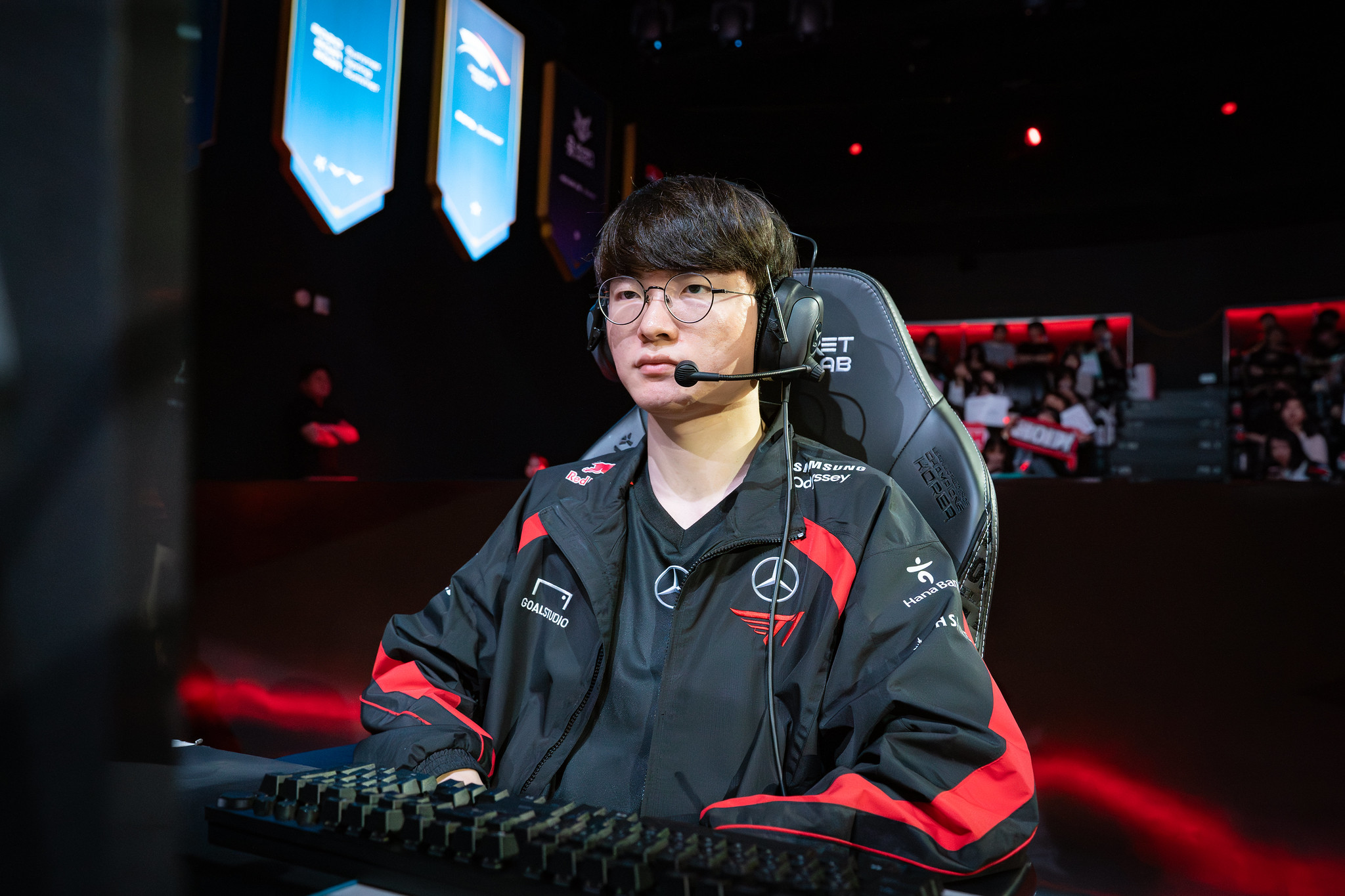 T1 is having difficulties from the opponent and the players themselves