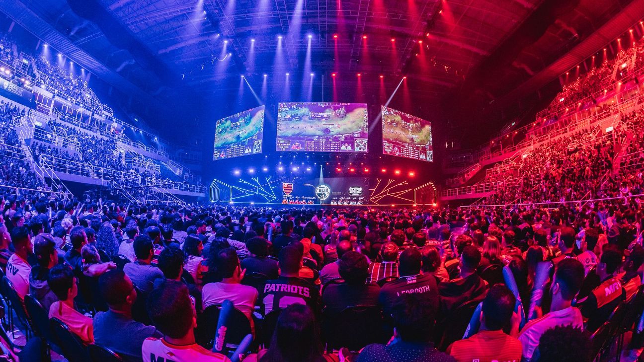CBLOL is a tournament that is very noticeable thanks to the investment, scale and enthusiasm of the audience even on par with the large areas even though League of Legends is still quite young.