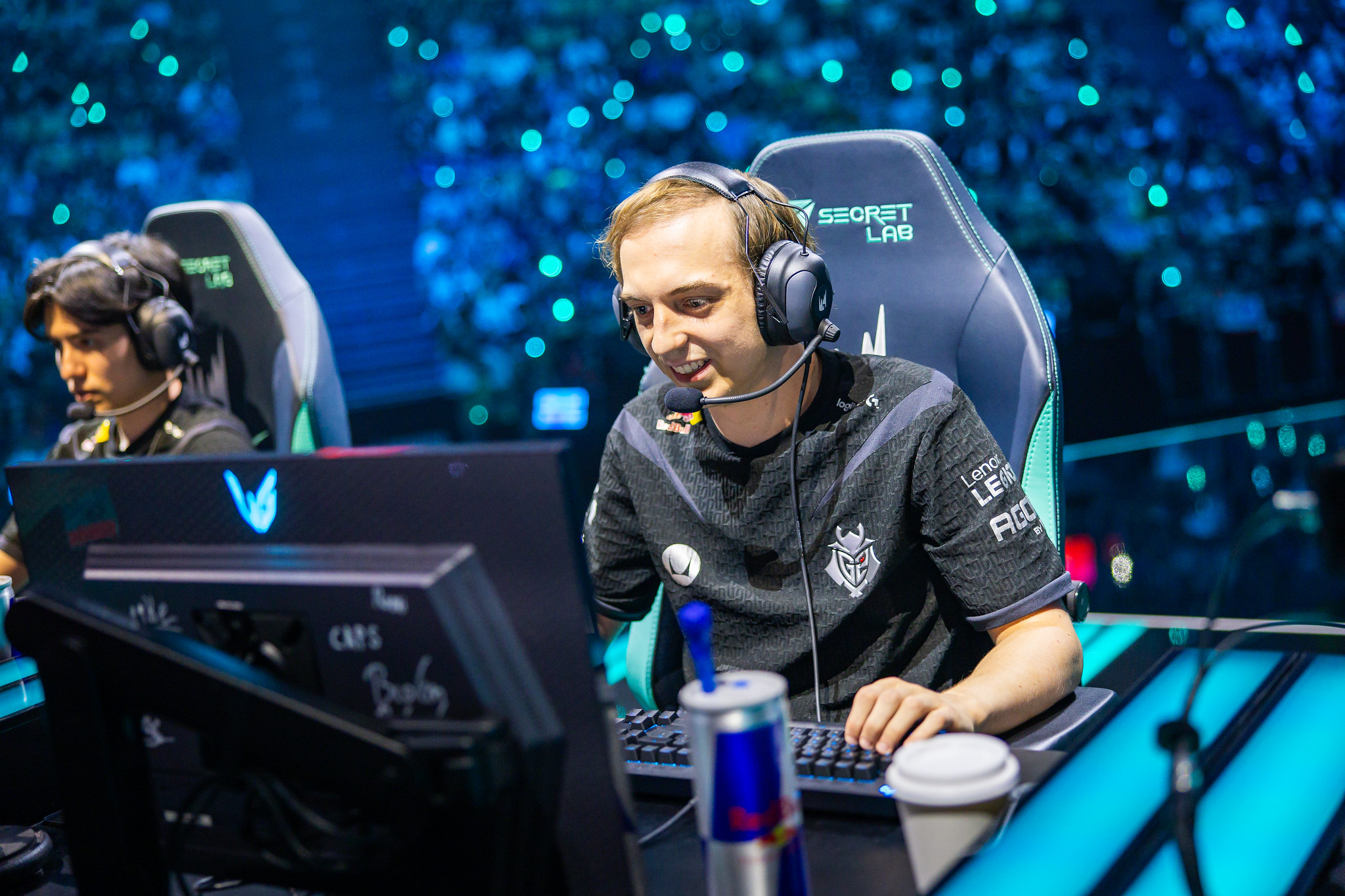 Caps continues with G2 to dominate LEC