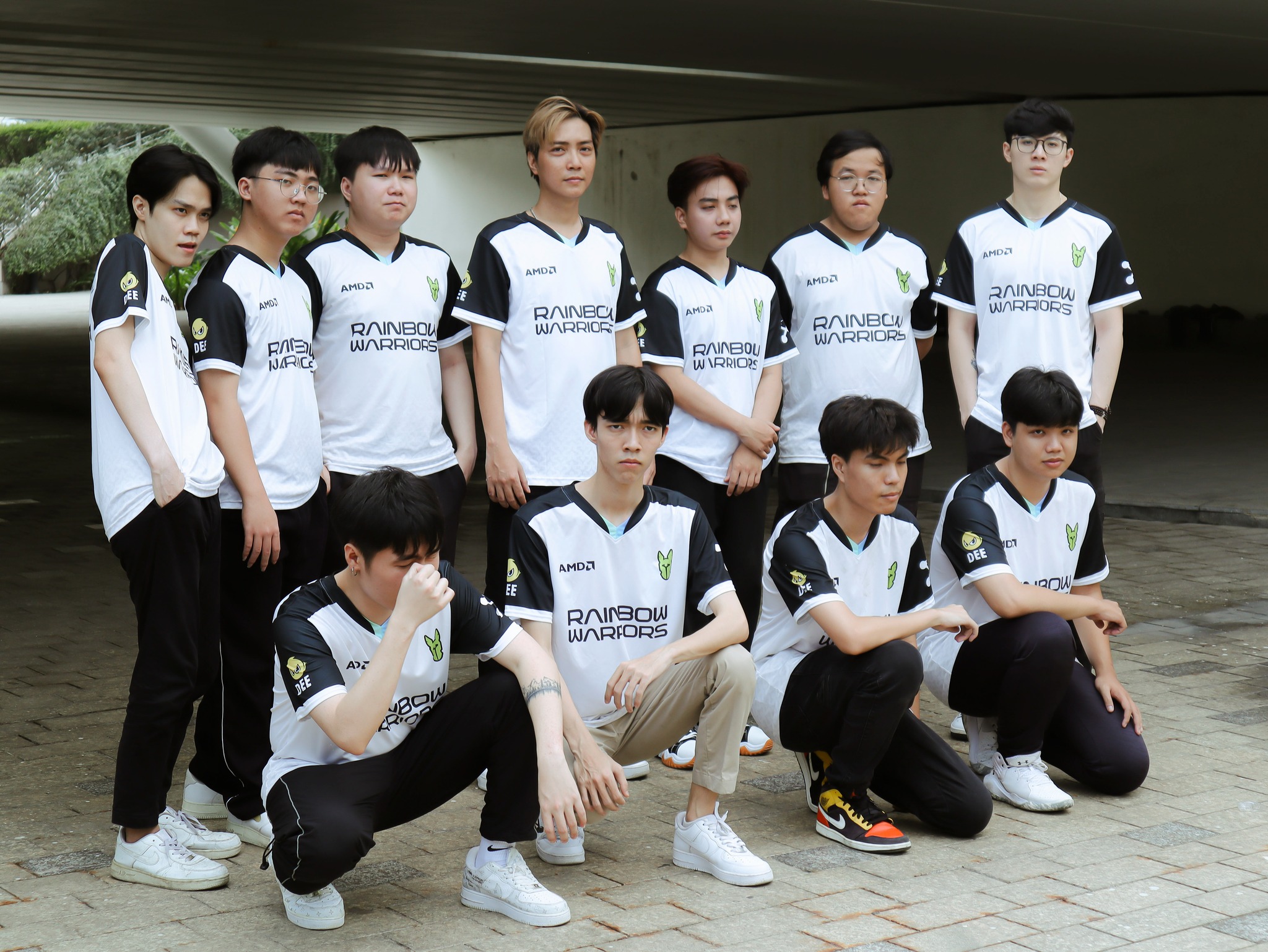 The VCS teams this season have 6 or more members, RW alone is so crowded that it can be made into 2 different teams