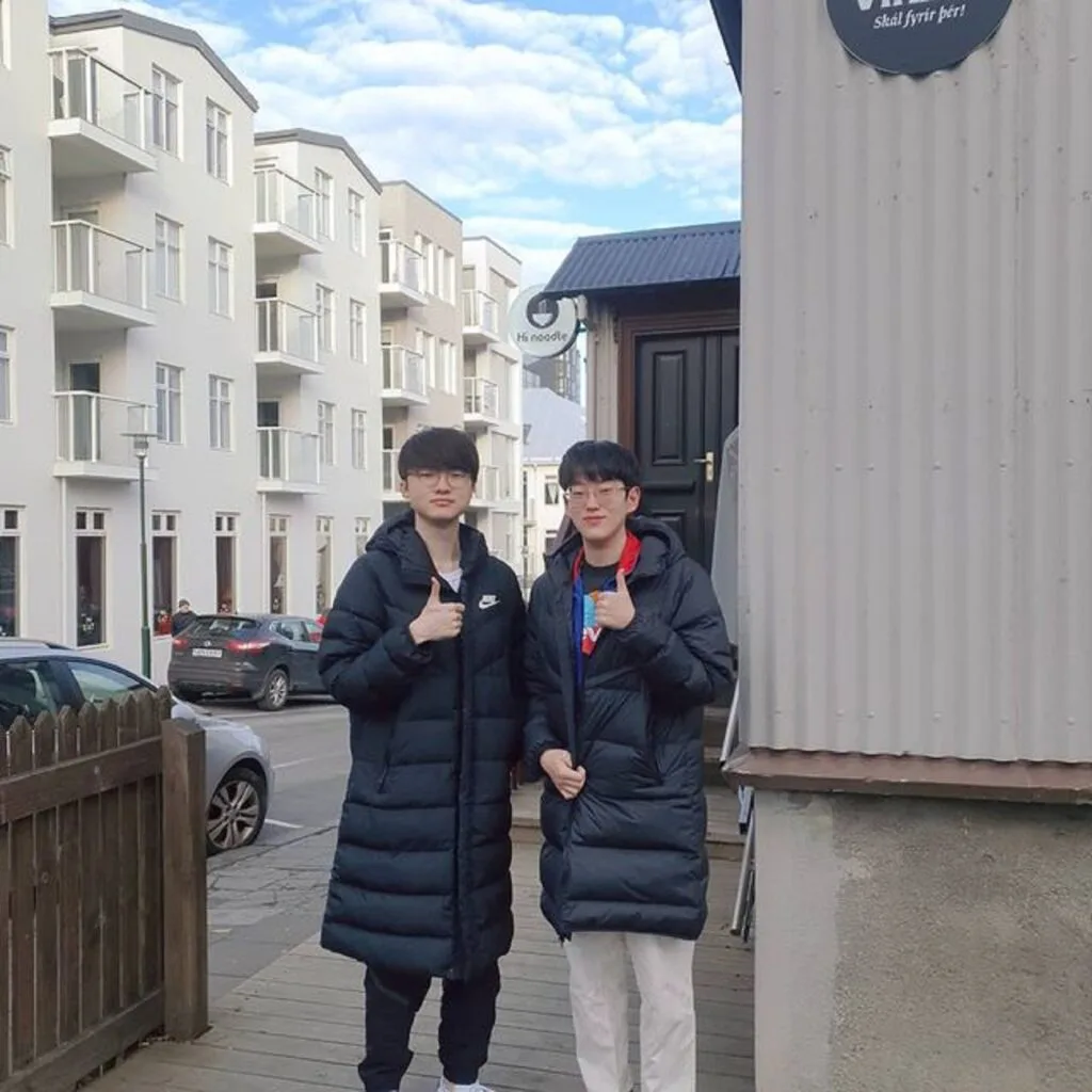 Scout (right) used to be a very promising young star of SKT T1 but not competing with Faker should switch to EDG