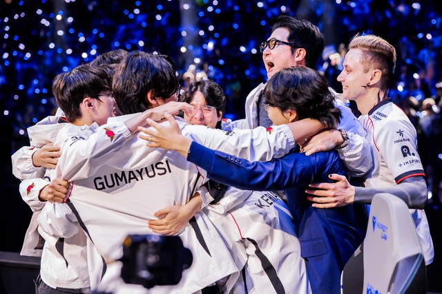 Former star T1 was accused "live error" Make the League of Legends community "wave"- Photo 2.