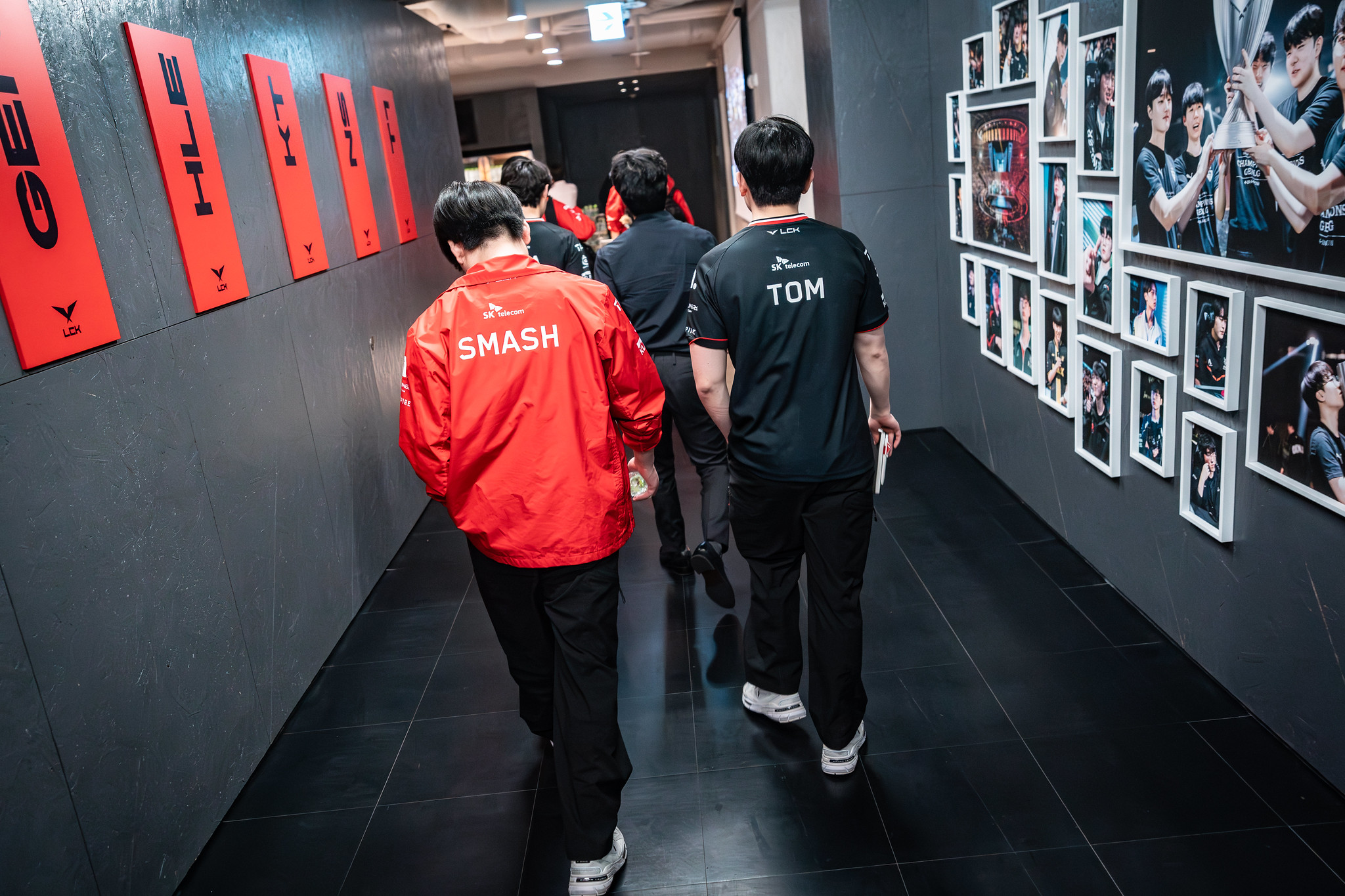 T1 needs to close his future