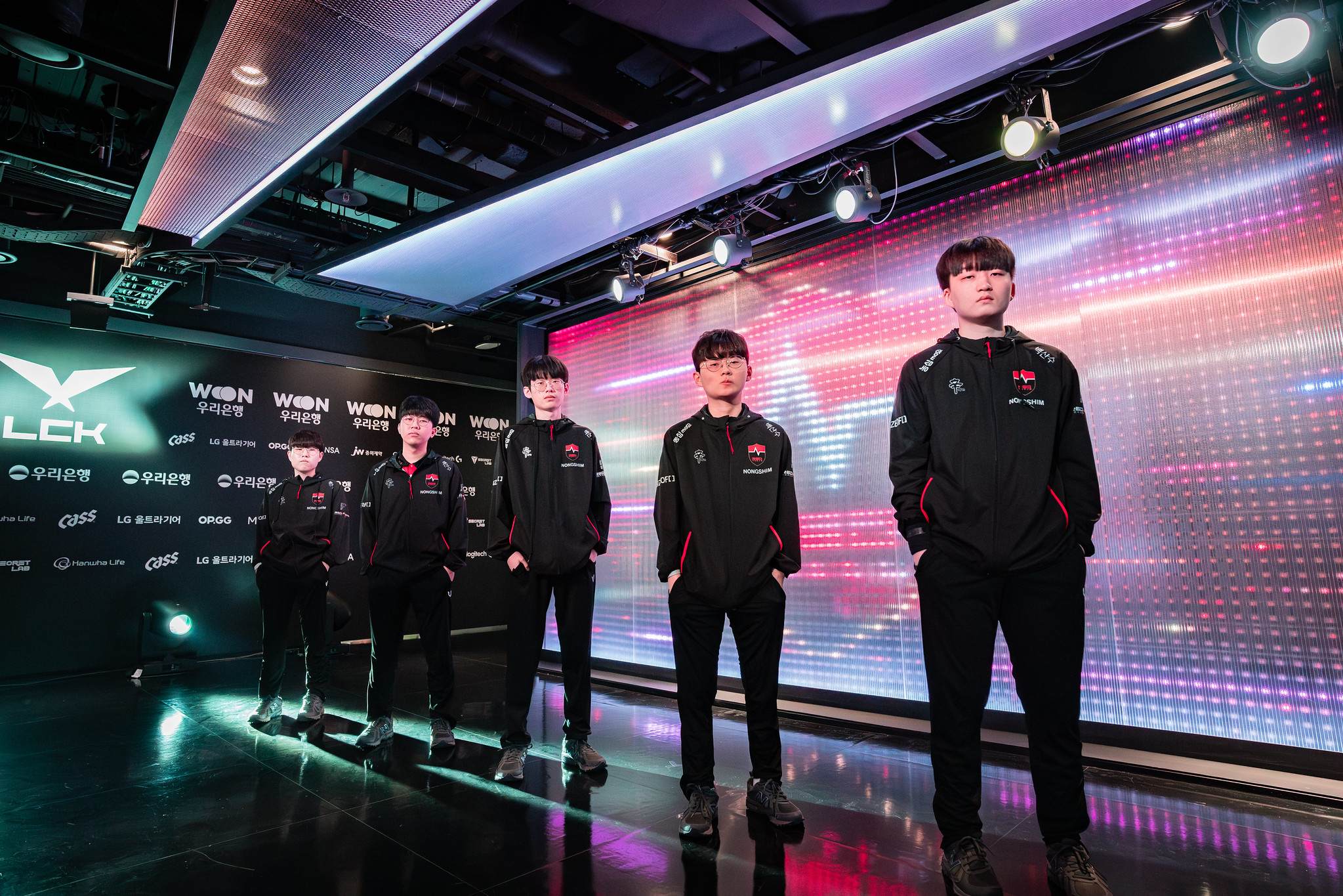 NS made a shock when defeating T1 with an unbelievable score 2-0