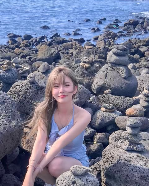 Female MC Luo would continue to cause controversy