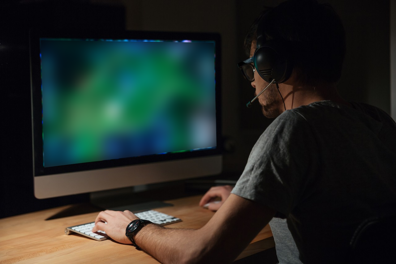 A. Can play games anytime, anywhere - Artwork