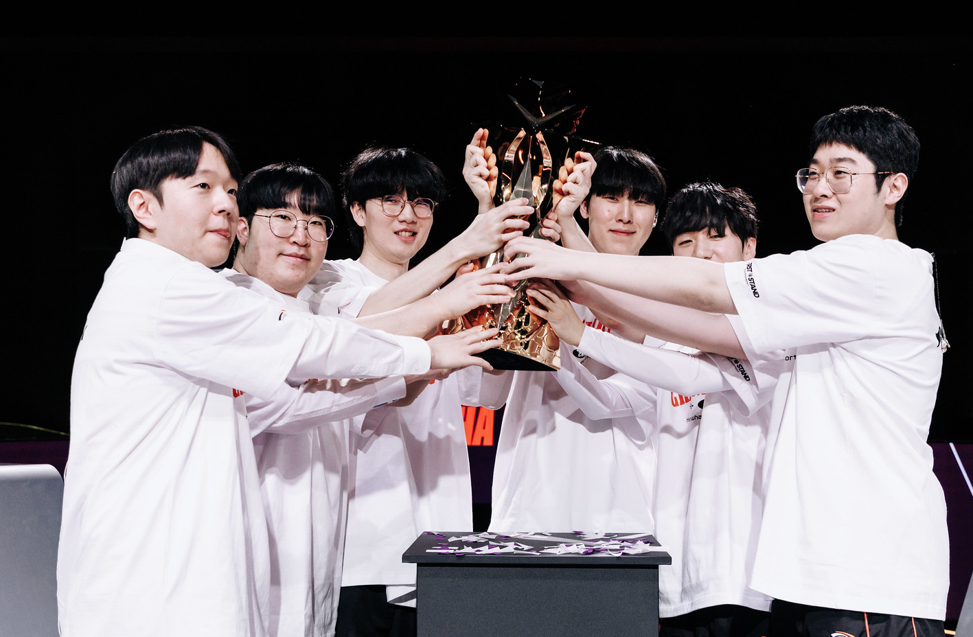 Viper said a crucial sentence after lifting the First Stand 2025 Cup that made LPL fans 