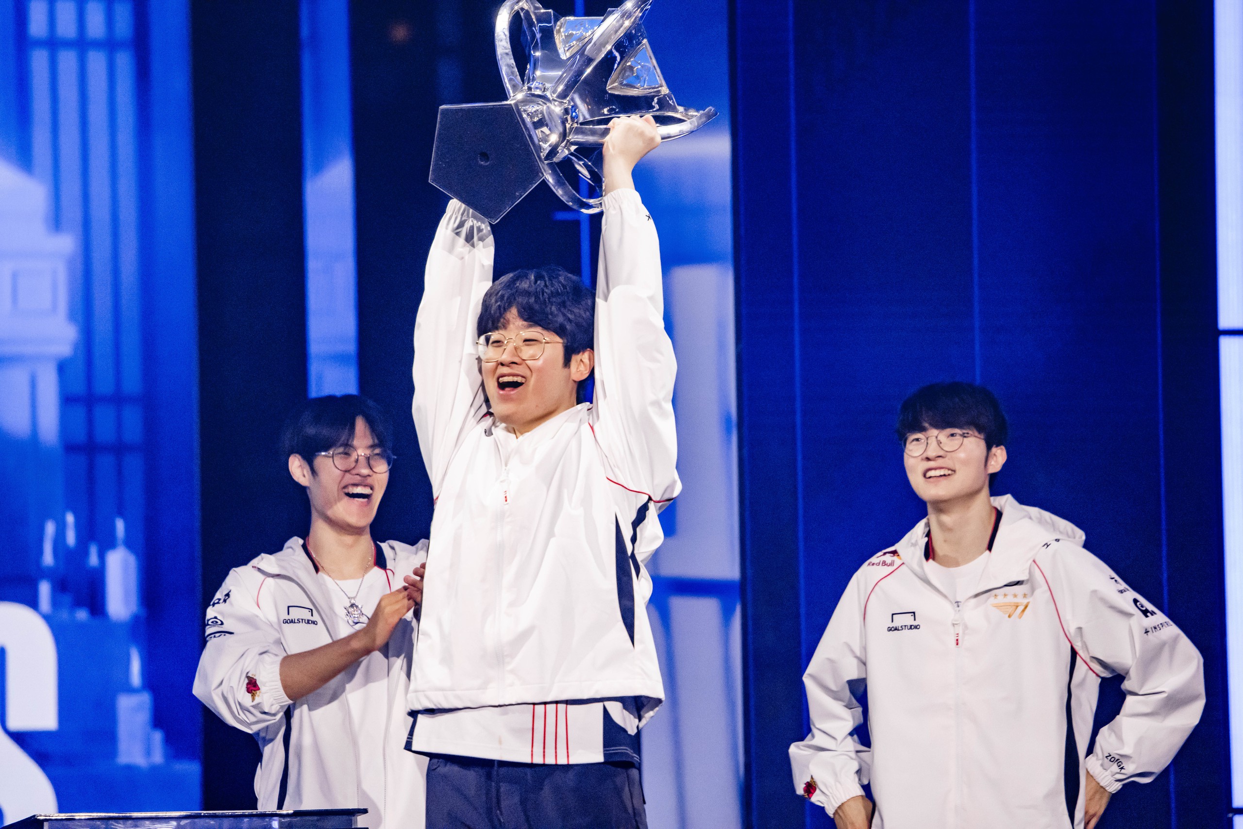 An opinion came when Zeus left T1: Can Zeus be glory without Faker?
