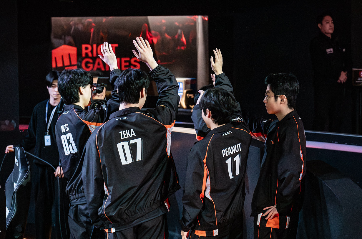 Continuously defeated T1 and Gen.G, Zeus still showed unhappy- photo 1.